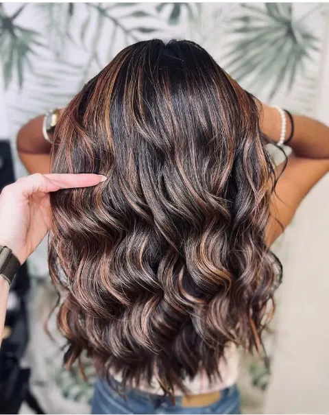 Mechas cobre sobre castaño