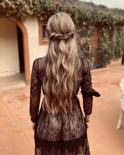 Semirrecogido con ondas para evento
