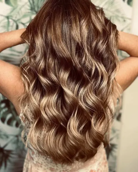 Ondas en tono cobrizo